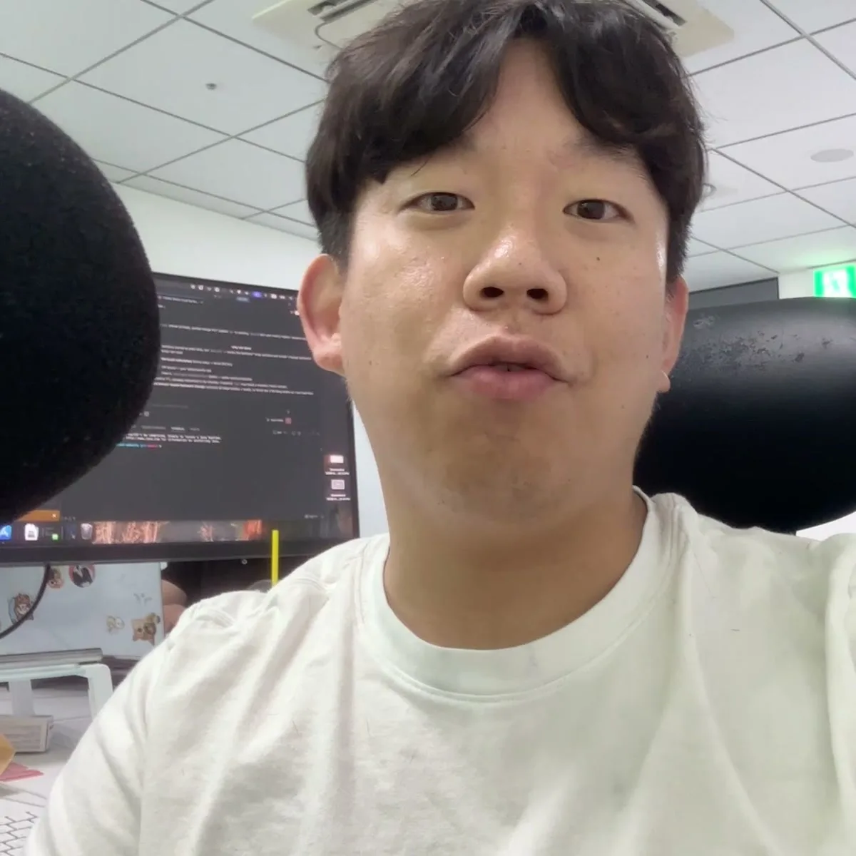 The 압도되다 moment — Korean learners overwhelmed by complexity